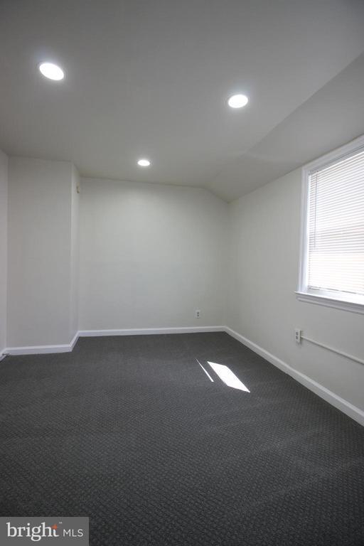 Building Photo - 3719 S Kemper Rd