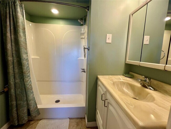 Building Photo - 1500 County Rd 1