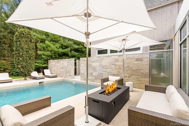 Building Photo - 7 Rolling Wood Ln