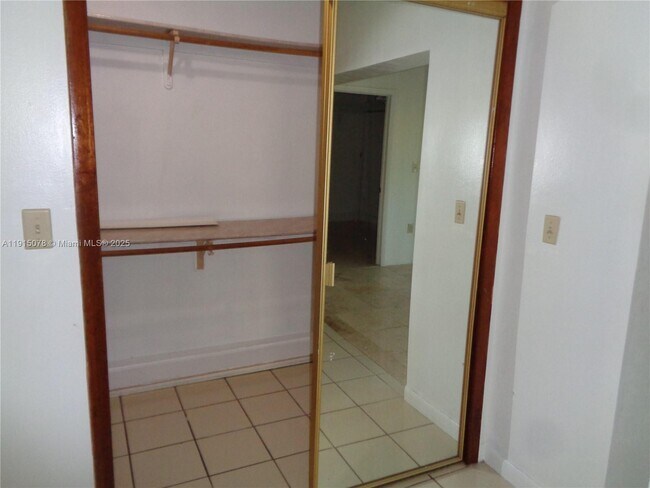 Building Photo - 32970 SW 210th Ave