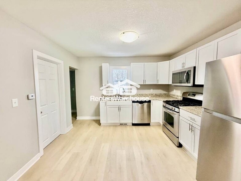 Building Photo - 3623 SW 9th St