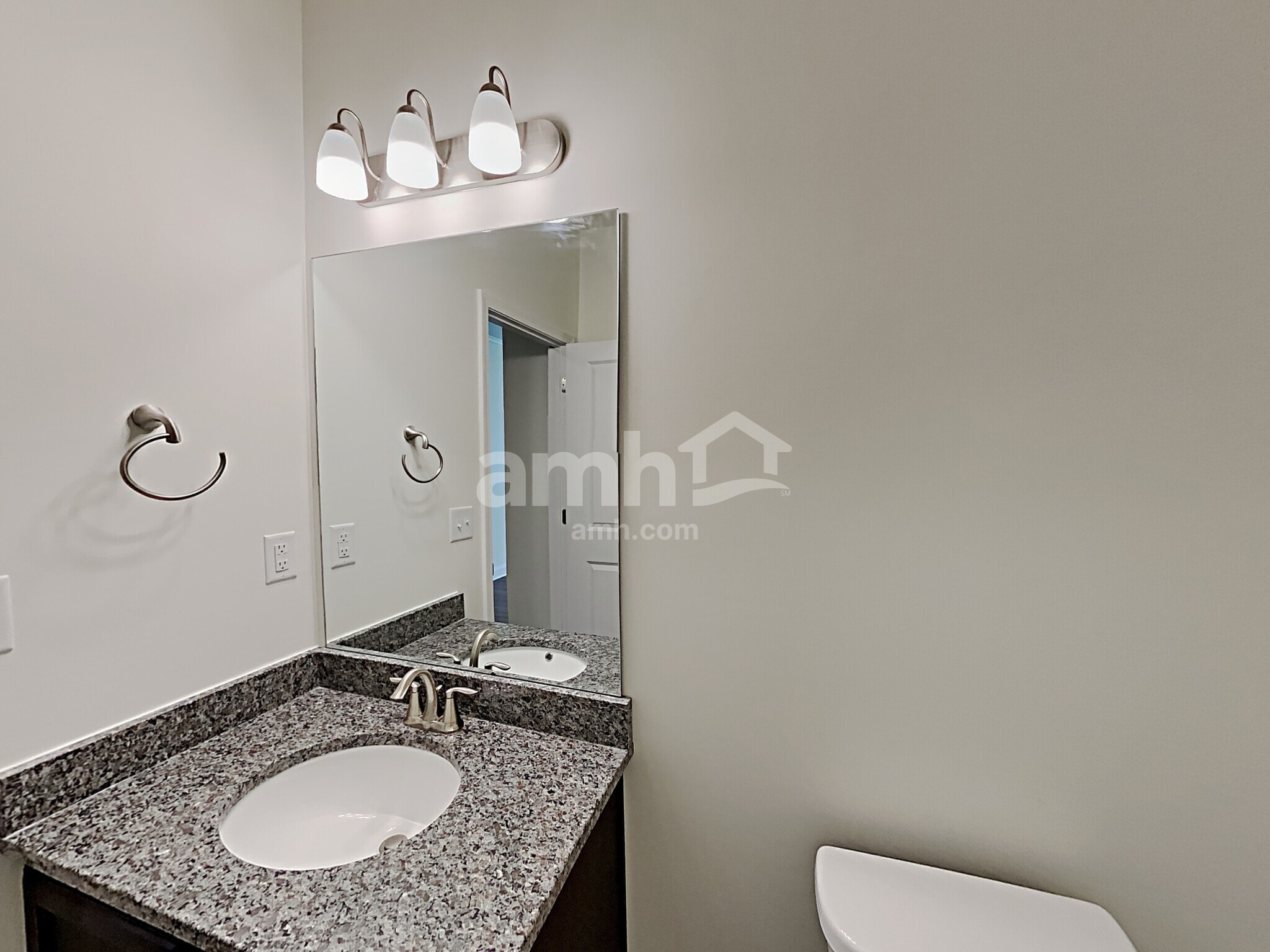 Building Photo - 688 Woodall Rd