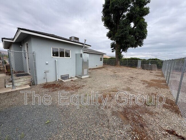 Building Photo - 14519 Avenue 416