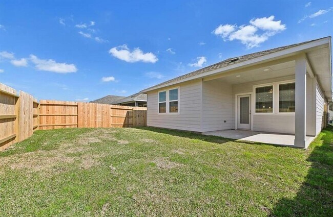 Building Photo - 16656 Sterling Clf St