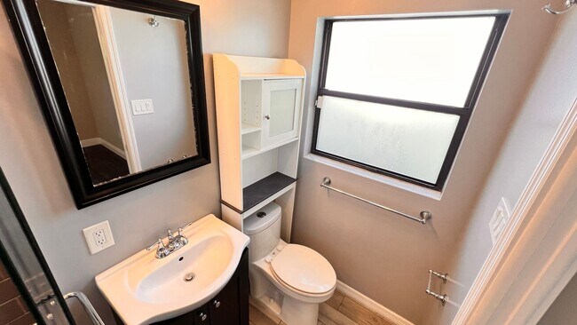 Building Photo - Timeless Charm Meets Modern Comfort in the Heart of Winter Park! WASHER & DRYER INCLUDED!