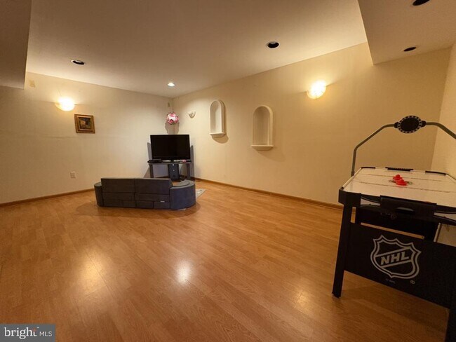 Building Photo - 13222 Topsfield Ct