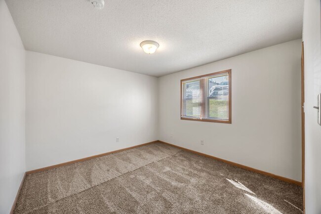 Building Photo - Clover Creek | Standard 2-Bedroom *