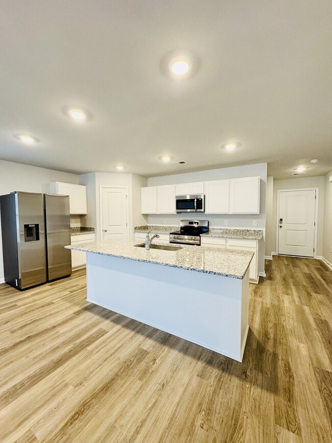 Building Photo - 1024 Kinness Dr