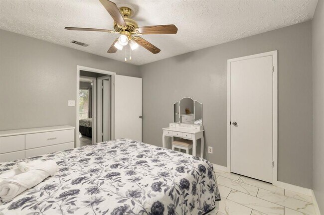 Building Photo - 14110 Eventide Dr