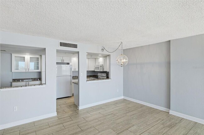 Building Photo - 400 Island Way