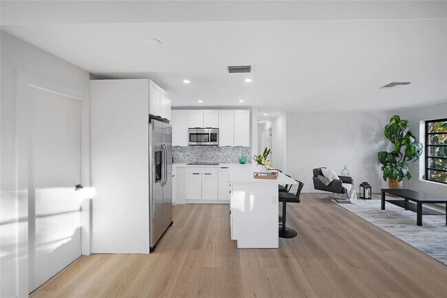 Building Photo - 3613 SW 1st St