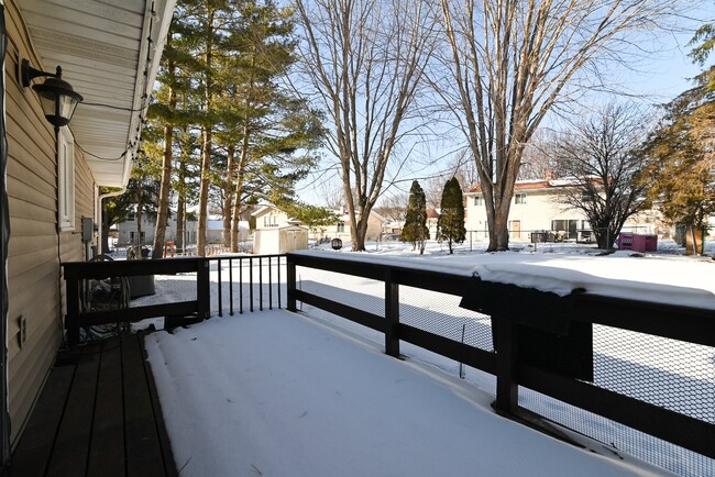 Building Photo - 12 Brompton Cir