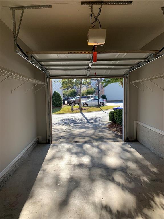 Building Photo - 2245 Dandridge Dr