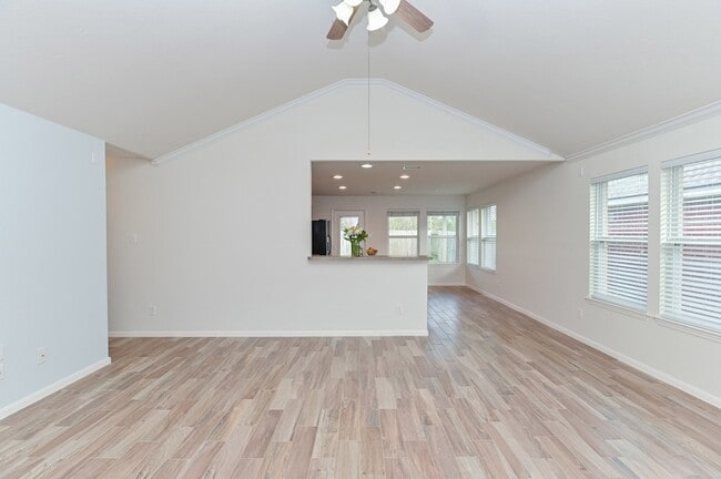 Building Photo - 4022 Mt Everest Way