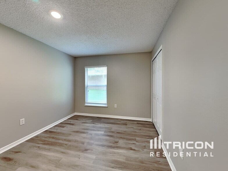 Building Photo - 649 Doe Cove Pl