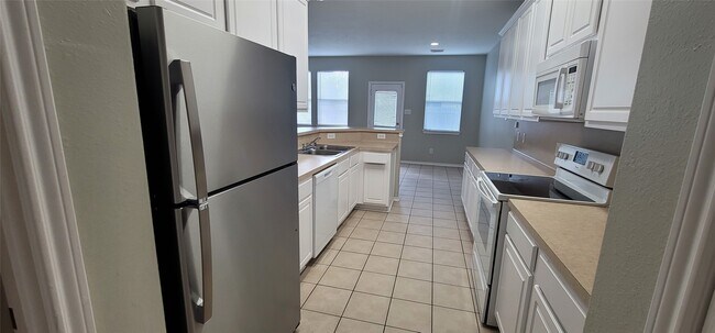 Building Photo - 14426 Mooreview Ln