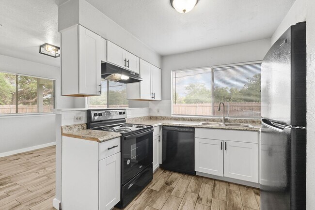 Building Photo - PM2-AUS7505 Saint Amant Pl