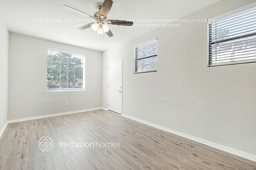 Building Photo - 4025 Loys Dr