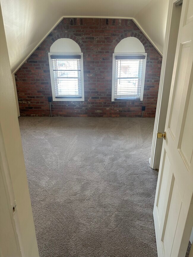 Building Photo - 534 S Pearl St