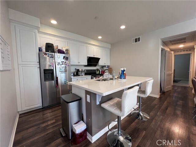 Building Photo - 136 Neptune