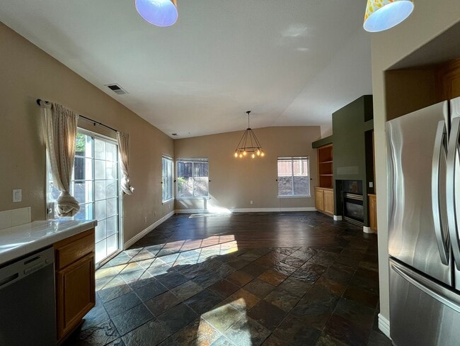 Building Photo - 1217 Echo Ct
