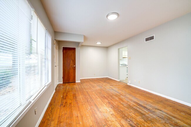 Building Photo - Charming Mid-Century Home with Basement and Fenced Backyard!