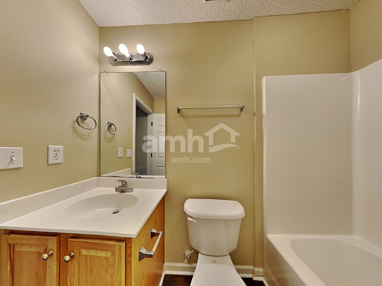 Building Photo - 1095 Cobblestone Blvd