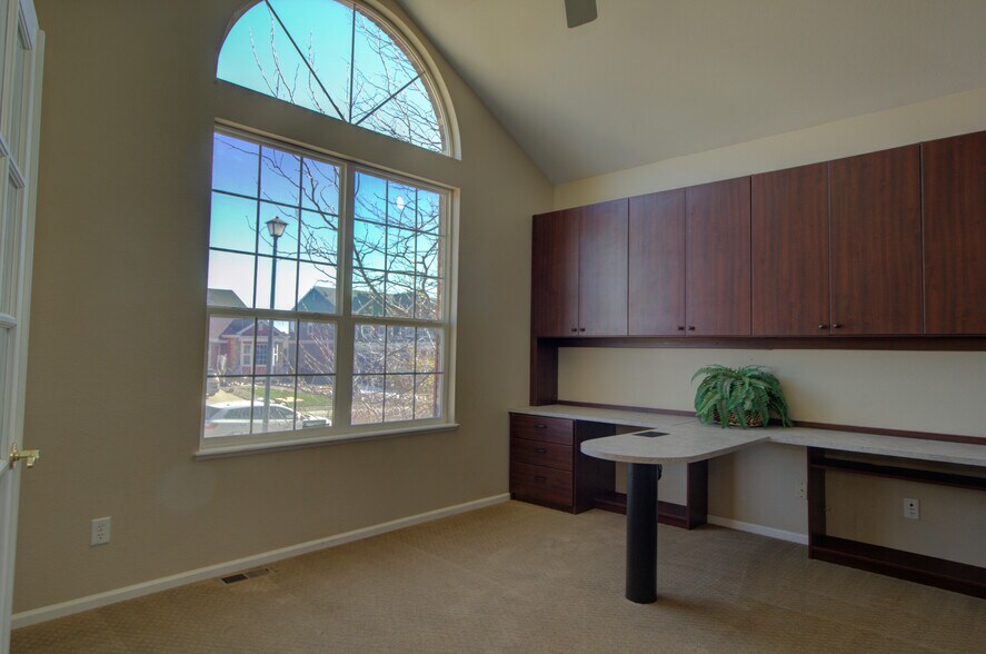 Building Photo - 9202 Royal Melbourne Cir