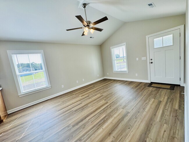 Building Photo - 3935 Mickey Ln