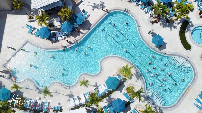 Building Photo - 18 Bristol Ln