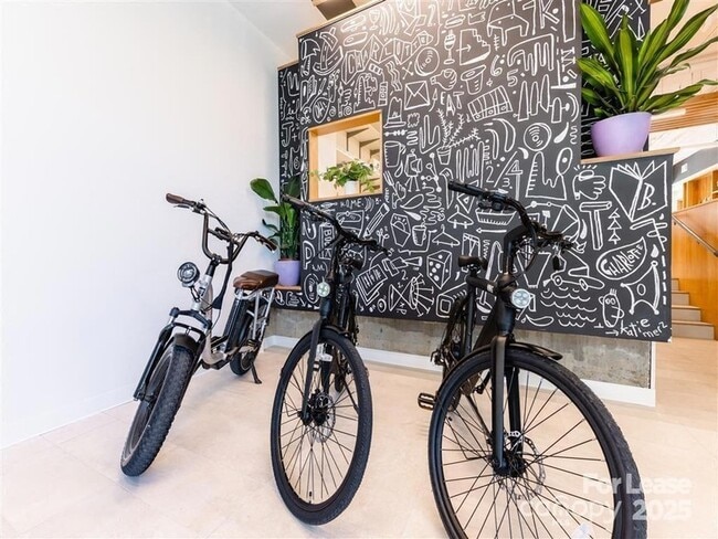 Building Photo - 1824 N Brevard St