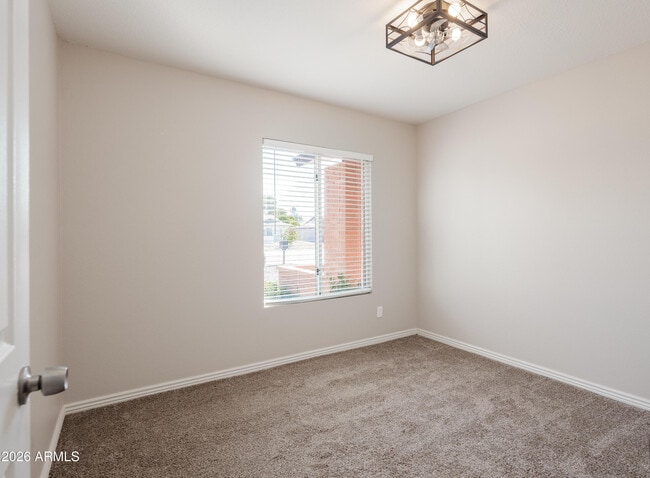 Building Photo - 4916 E Pershing Ave