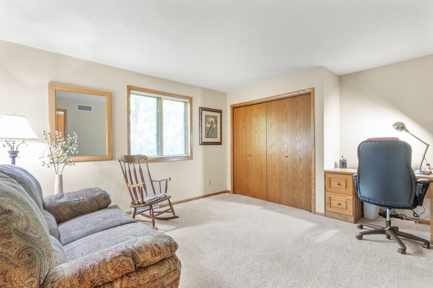 Building Photo - 7126 New Washburn Way