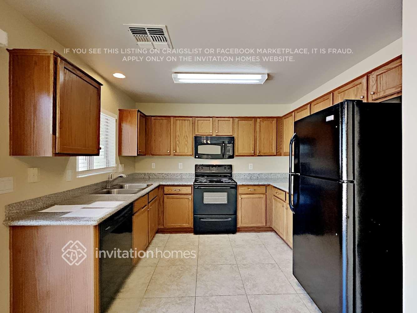 Building Photo - 39216 Kelly Cir