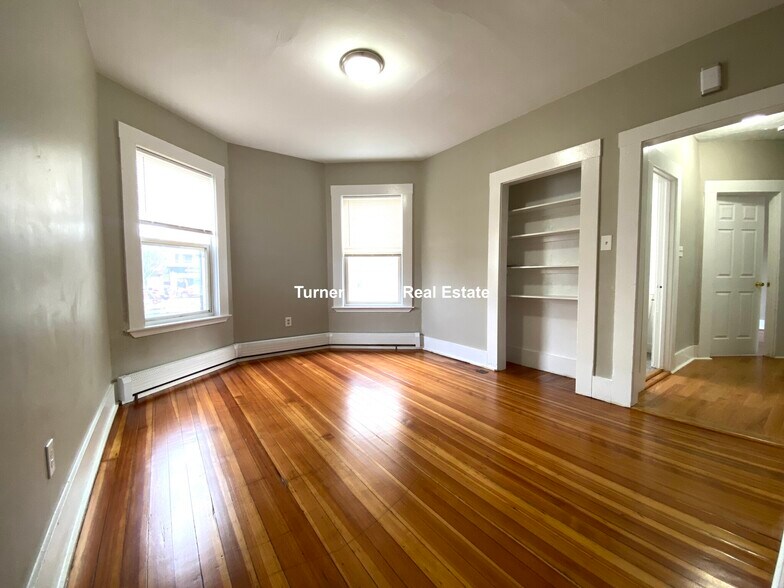 Building Photo - 6 Bowdoin St