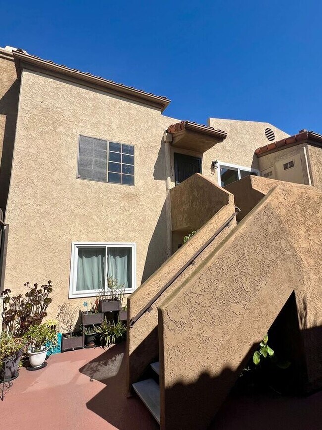 Building Photo - Stunning 2-Bed, 2-Bath Condo in Golden Hill – City Lights Community