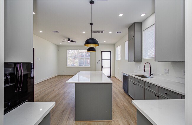 Building Photo - 1508 McKee St