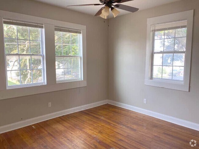 Building Photo - 2553 Saint Ann St