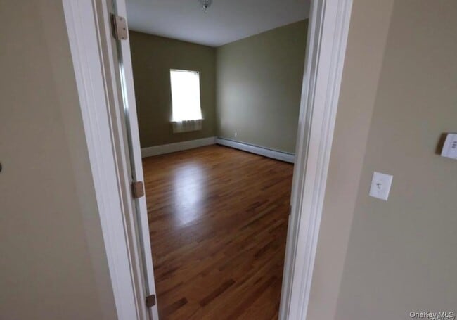 Building Photo - 179 Main St