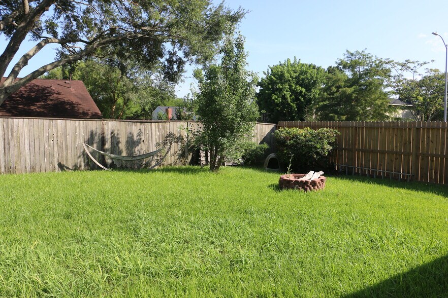 Building Photo - 446 Richvale Ln