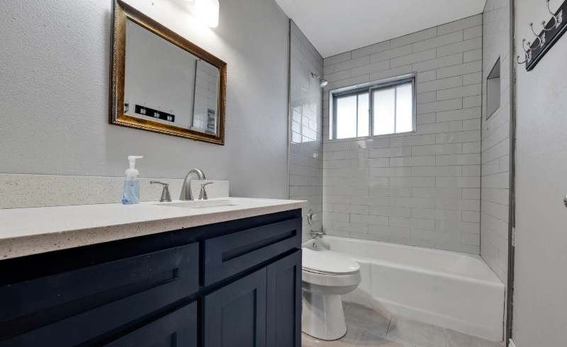 Building Photo - 318 Avalon St