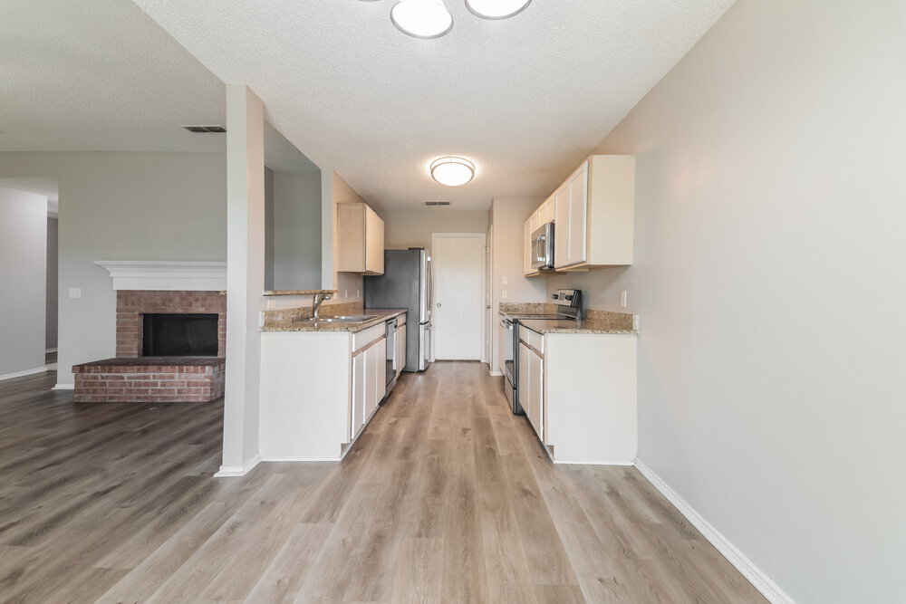 Building Photo - 1009 Springcreek Dr