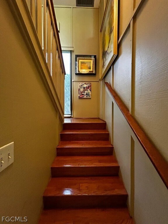 Building Photo - 1702 Hill Ave