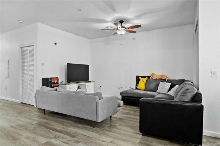 Building Photo - 1109 Shoma Dr