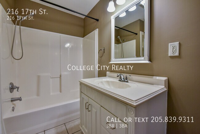 Building Photo - 216 17th St