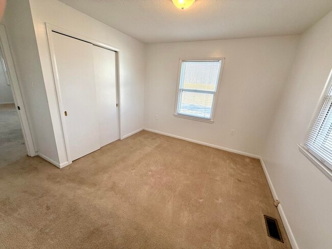 Building Photo - 1405 Webb Ridge Rd