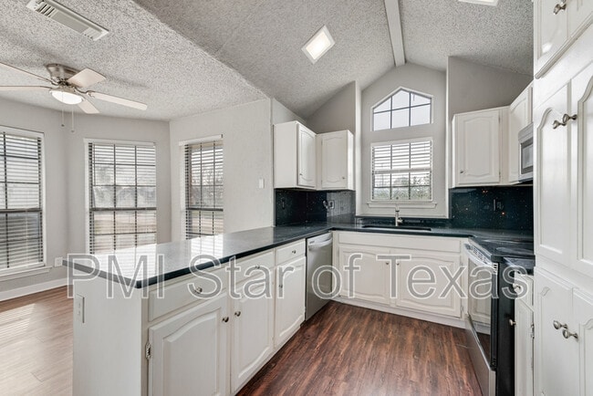 Building Photo - 13214 Fall Manor Dr