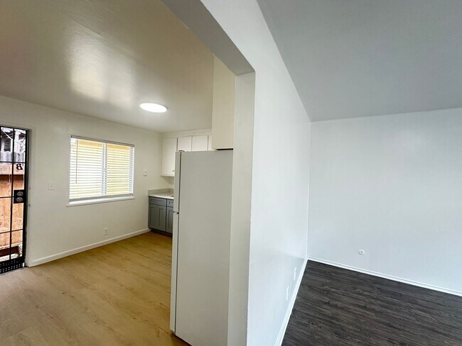 Building Photo - 3408