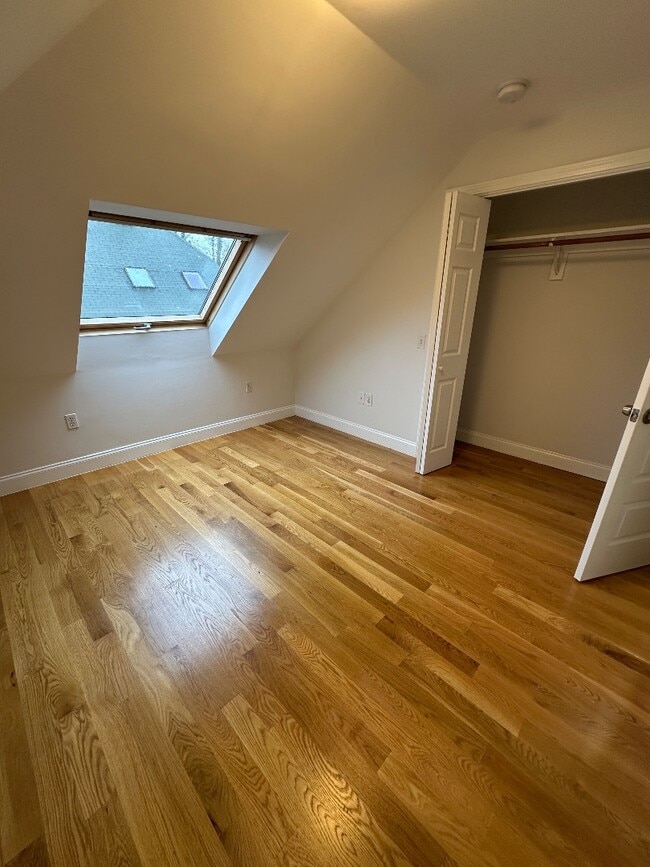 Building Photo - 151 Edinboro St