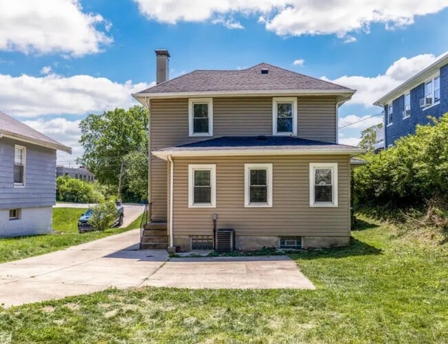 Building Photo - 2556 Williams Ave